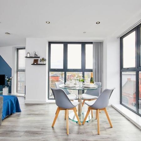 Stylish 2 Bed Apartment With Free Parking, Close To City Centre By Hass Haus Mánchester Exterior foto